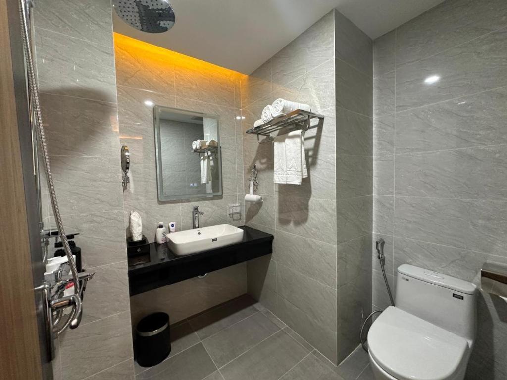 A25 Hotel - 21 Nghia Tan Hanoi Luaran gambar